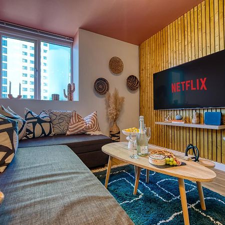 2-Bedroom Stunning, Stylish & Central City Apartment, Spacious, Sleeps 6, With On-Site Parking - Near Gunwharf Quays & Beach - By Blue Puffin Stays Portsmouth Kültér fotó