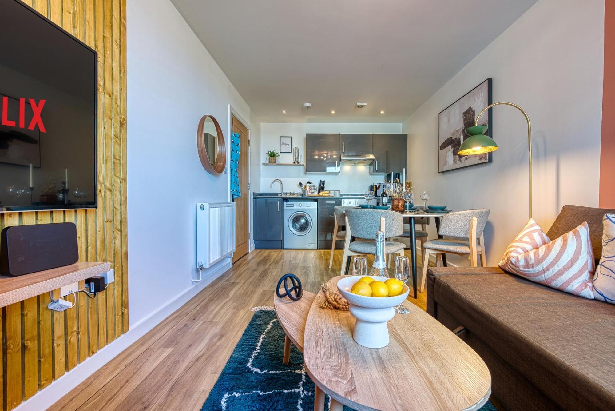2-Bedroom Stunning, Stylish & Central City Apartment, Spacious, Sleeps 6, With On-Site Parking - Near Gunwharf Quays & Beach - By Blue Puffin Stays Portsmouth Kültér fotó